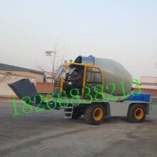 湖北棗陽全自動(dòng)水泥攪拌運(yùn)輸車 自上料混凝土攪拌運(yùn)輸車