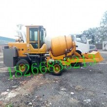 江西上饒公路局專(zhuān)用 混凝土自動(dòng)上料攪拌車(chē)