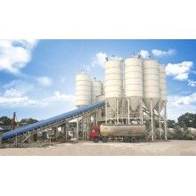 HZS180大型環(huán)保站皮帶上料，生產(chǎn)量大