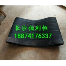 專業(yè)供應(yīng)攪拌機(jī)配件，中聯(lián)攪拌機(jī)配件，中聯(lián)HZS120P型下料斗膠桶